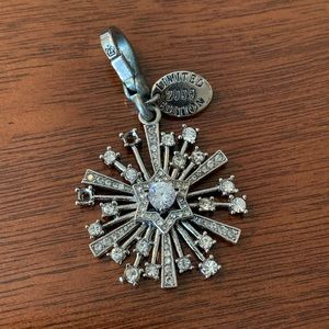 2009 limited edition juicy couture holiday charm